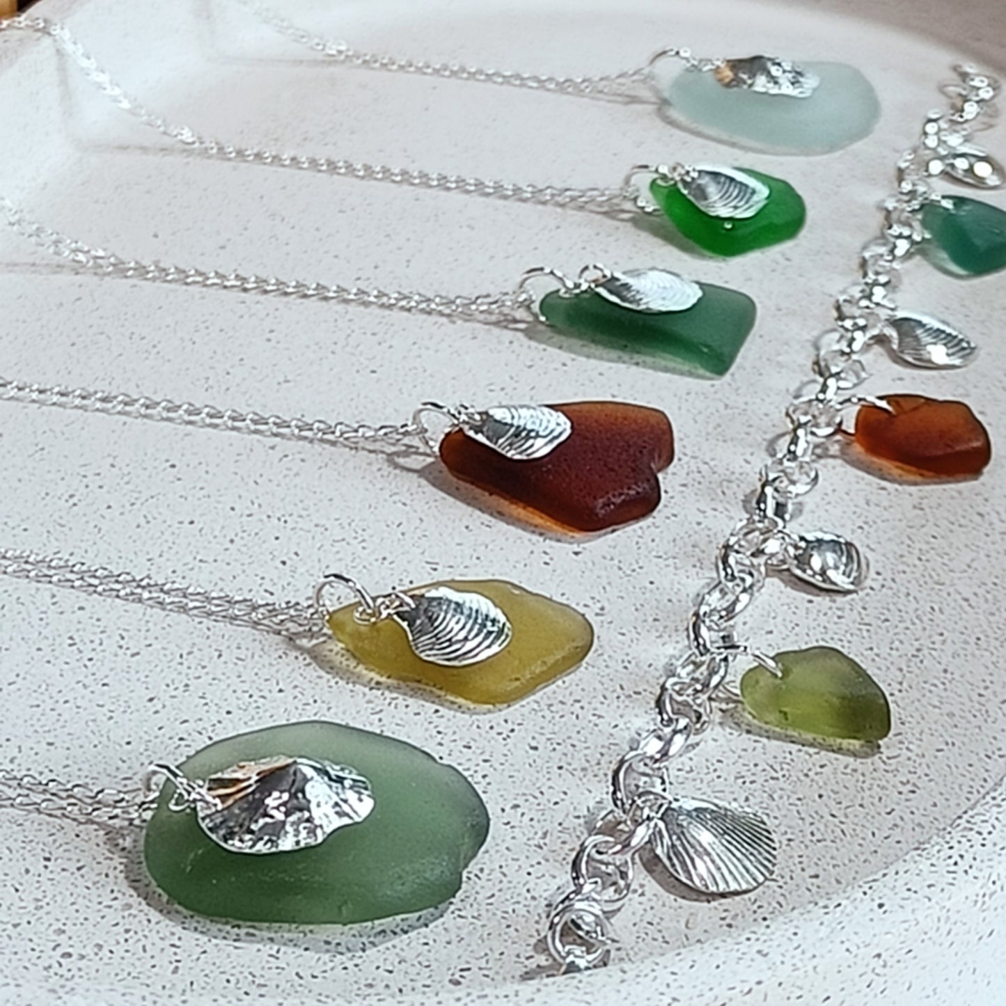 Emerald Seaglass & Venus charm necklace (16"/40cm chain)