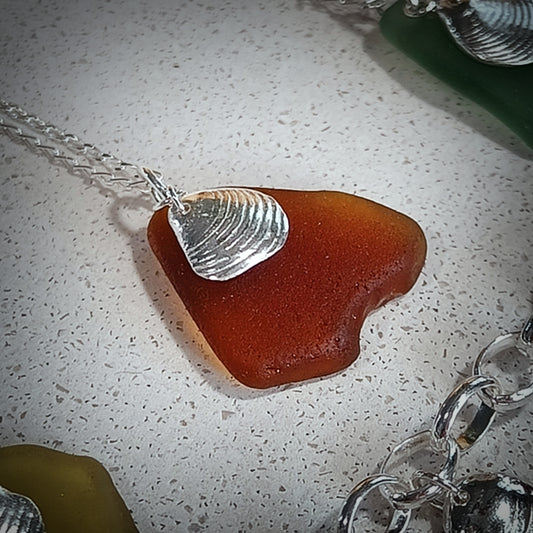 Russet Seaglass & Venus charm necklace (18"/45cm chain)